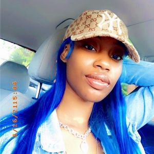 Meet your Posher, Ajolae